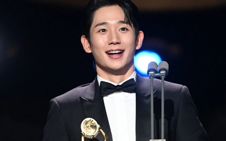 Jung Hae In lập cú đúp tại giải thưởng Rồng Xanh 2024