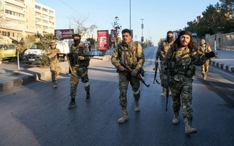 Quân đội Syria triệt thoái sau khi quân đối lập tiến vào Aleppo