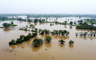 Bão Fengal gây mưa lũ nghiêm trọng, nhiều người thiệt mạng tại Ấn Độ và Sri Lanka