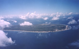 Giá trị lớn của đảo quốc nhỏ