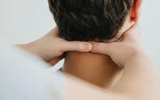 Massage cổ vai gáy không đúng cách gây ra những nguy cơ gì?