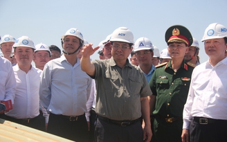Thủ tướng Phạm Minh Chính kiểm tra, chúc tết đại công trường sân bay Long Thành