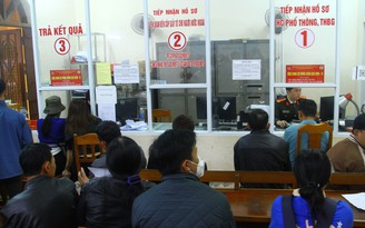 Quảng Bình: Người dân làm hộ chiếu, giấy thông hành xuất ngoại sau tết tăng đột biến