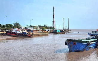 Nhảy xuống biển vớt lưới khi tàu cá chết máy, một thuyền viên tử vong