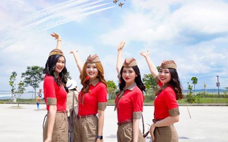 Ấn tượng hình ảnh tiếp viên hàng không Vietjet tại Singapore Airshow 2024