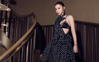 Bùng nổ trào lưu khoe nội y mùa fashion week 2024