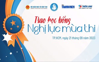 Trao học bổng 'Nghị lực mùa thi'