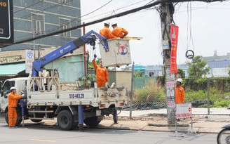 Cân nhắc 'nới' quyền tăng giá điện cho EVN