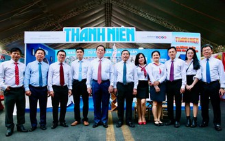 Trưởng ban Tuyên giáo T.Ư Nguyễn Trọng Nghĩa đánh trống khai mạc Hội Báo toàn quốc 2024