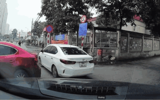 Bắt giữ tài xế xe bán tải bỏ chạy, gây tai nạn khắp Hà Nội