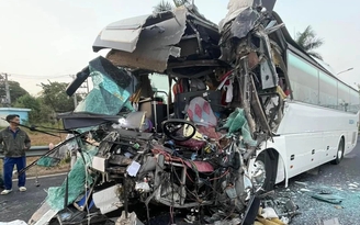 Tai nạn trên đường dẫn cao tốc TP.HCM - Long Thành - Dầu Giây: Tài xế xe khách tử vong