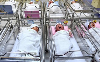 Tỷ lệ sinh tiếp tục giảm mạnh, tương lai nhân loại sẽ ra sao?