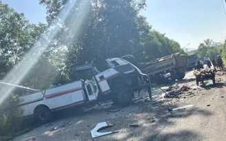 Bình Định: Tai nạn giữa xe tải và xe khách, 1 người chết