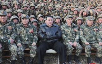 Nhà lãnh đạo Kim Jong-un chỉ thị quân đội Triều Tiên tăng cường chuẩn bị chiến tranh