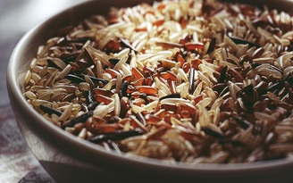Lợi ích sức khỏe bất ngờ của ăn cơm và gạo lứt