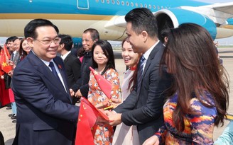 Chủ tịch Quốc hội Vương Đình Huệ thăm thành phố Thượng Hải, Trung Quốc