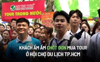 Khách ầm ầm chốt đơn mua tour tại hội chợ du lịch thành phố