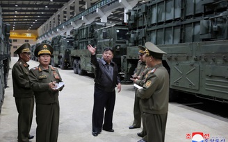 Ông Kim Jong-un hối thúc quân đội kịp thời sản xuất vũ khí, chuẩn bị chiến tranh