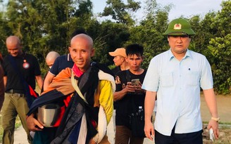 Quảng Nam yêu cầu không tụ tập đông người khi 'sư Thích Minh Tuệ' đi qua
