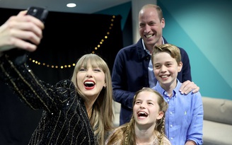 Bức ảnh Taylor Swift chụp cùng cha con Hoàng tử William gây 'bão' mạng