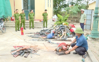 Quảng Bình: Thu hồi, tiêu hủy nhiều vũ khí thô sơ, tự chế