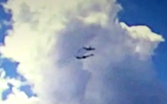 Thót tim 2 máy bay chở 159 người suýt đâm nhau giữa trời