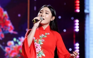 Cô bé 15 tuổi hát 'Nỗi buồn hoa phượng' khiến Nguyễn Phi Hùng phấn khích