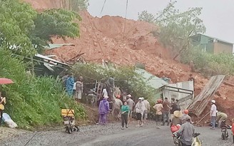 Lại sạt lở kinh hoàng ở Lâm Đồng, 2 người thương vong