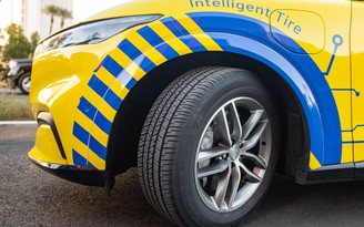 Lốp xe thông minh tăng an toàn, cải thiện cảm giác lái