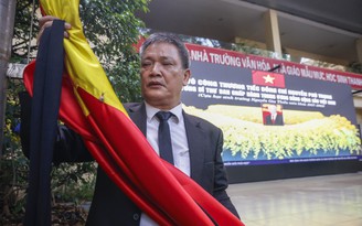 Lễ tưởng niệm đặc biệt của thầy trò Trường THPT Nguyễn Gia Thiều
