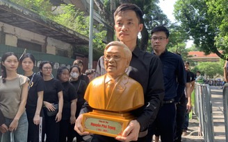 Nghệ nhân 9X suốt 4 ngày đêm tạc tượng Tổng Bí thư Nguyễn Phú Trọng