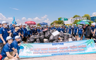 Ngày hội làm sạch bãi biển, trồng cây của nhân viên Duy Tân tại Nha Trang