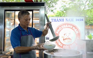 Thưởng thức ‘phở Nam Định’ trên đường vào sân bay