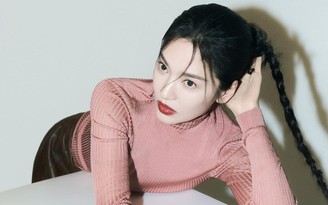 Diện đồ thu sang xịn như Song Hye Kyo