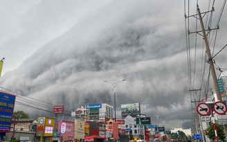 'Đám mây như sóng thần' xuất hiện chiều nay khiến nhiều người lo lắng là gì?