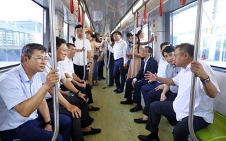 Chủ tịch Hà Nội: Sớm vận hành metro Nhổn - ga Hà Nội để dân trải nghiệm