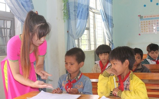 Ngổn ngang khó khăn trong tuyển dụng giáo viên