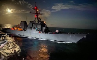 Houthi tuyên bố tấn công hai tàu chiến Mỹ