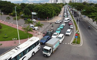 Ùn tắc kéo dài trên đường biển Nha Trang