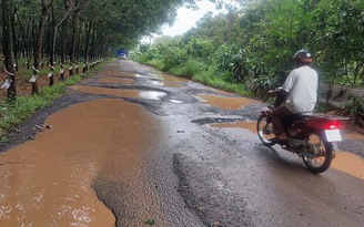 Đường nhựa thành đường đất