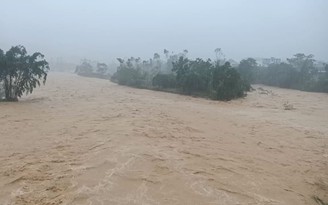 Lũ lớn tràn về các huyện vùng cao Quảng Ninh