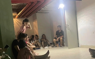 Quảng Ninh: Người dân nháo nhác đi thuê khách sạn, mua xăng chạy máy phát điện