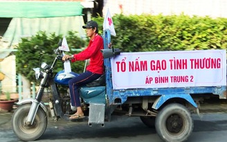 Chuyện tử tế: Nắm gạo tình thương dành cho người nghèo