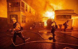 Khu nhà giàu California hoang tàn sau thảm họa cháy rừng