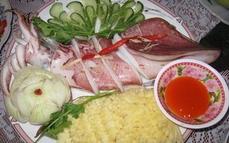 Đến Sa Huỳnh nhớ ăn mực hấp gừng