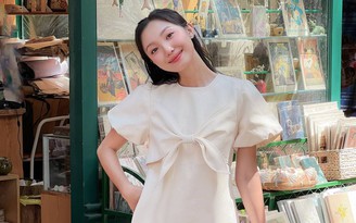 Sở hữu vẻ ngoài thanh thoát, nữ tính với đầm suông