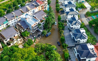 Thêm 'khu biệt thự triệu đô' ở Hà Nội vẫn mênh mông nước sau 3 ngày