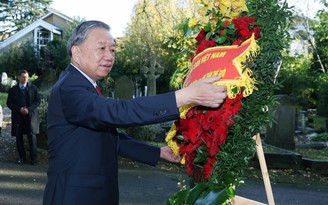 Tổng Bí thư Tô Lâm viếng mộ Karl Marx tại London