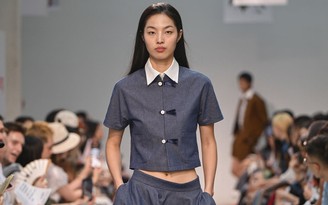 Rũ bỏ vẻ ngoài khô cứng với gam màu xám, chì, bạc thiếc