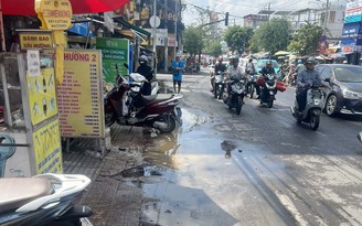 Xả thẳng nước thải hôi thối ra đường